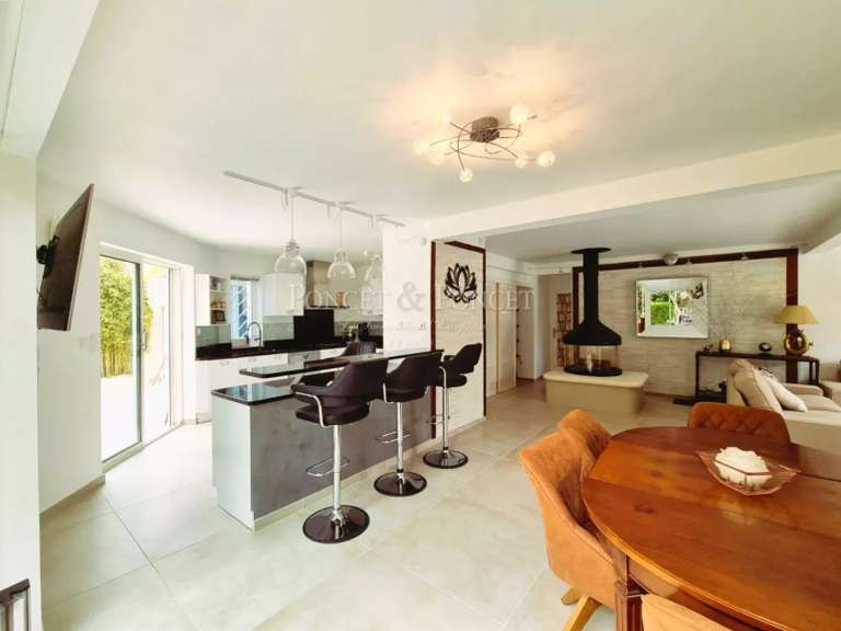 Maison Saint-Jean-de-Védas - 4 chambres - 175m²