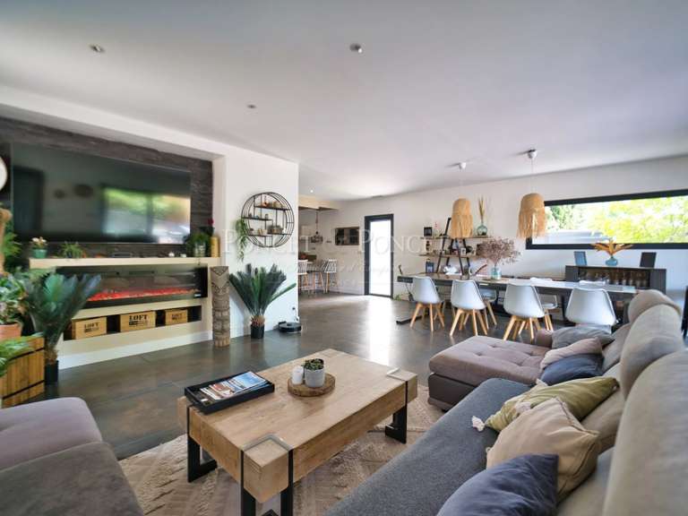 Maison Saint-Jean-de-Védas - 6 chambres - 220m²