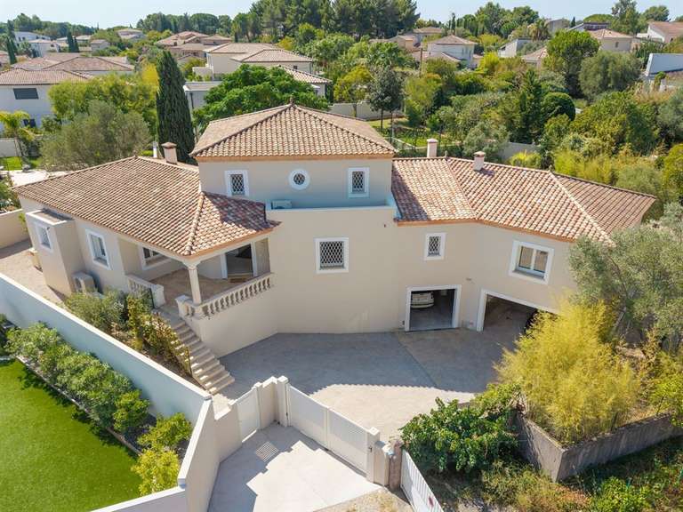 Maison Saint-Jean-de-Védas - 5 chambres - 271m²