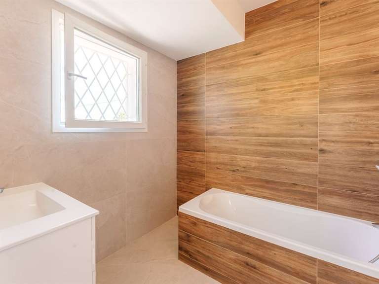 Maison Saint-Jean-de-Védas - 5 chambres - 271m²