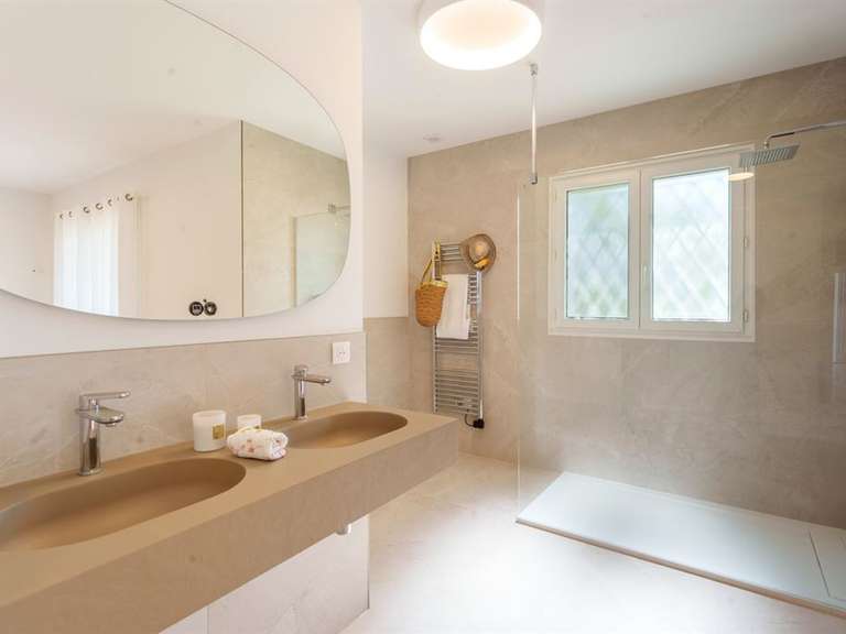 Maison Saint-Jean-de-Védas - 5 chambres - 271m²