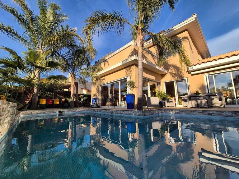 Maison Saint-Jean-Lasseille - 4 chambres - 165m²