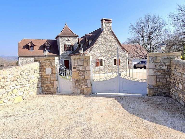 Maison Saint-Jean-Lespinasse - 4 chambres - 205m²