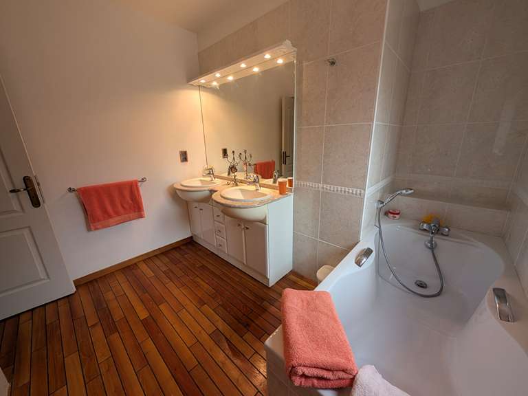 Maison Saint-Jean-Lespinasse - 4 chambres - 205m²