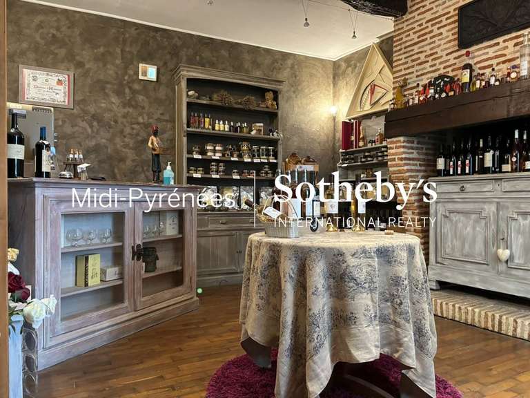 Propriété Saint-Jean-Poutge - 10 chambres - 661m²