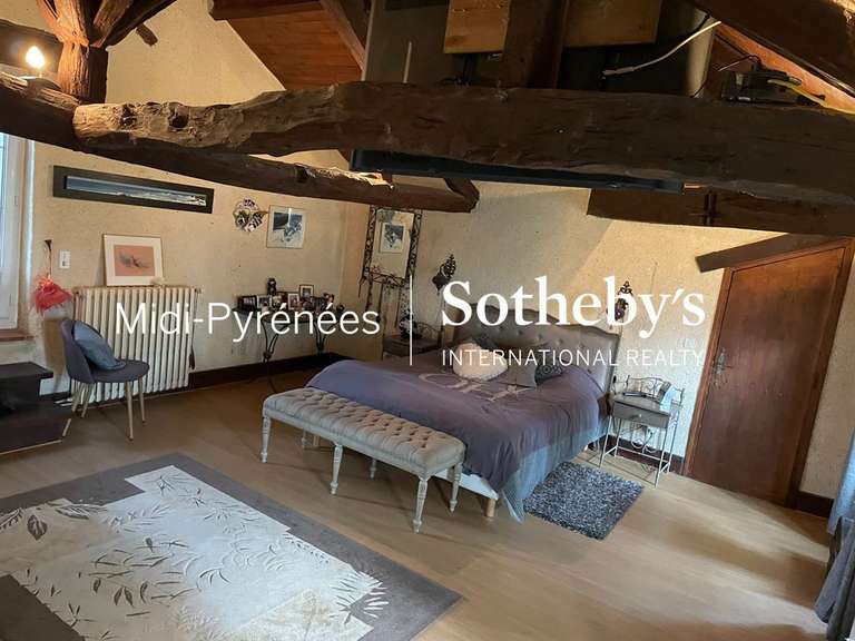 Propriété Saint-Jean-Poutge - 10 chambres - 661m²