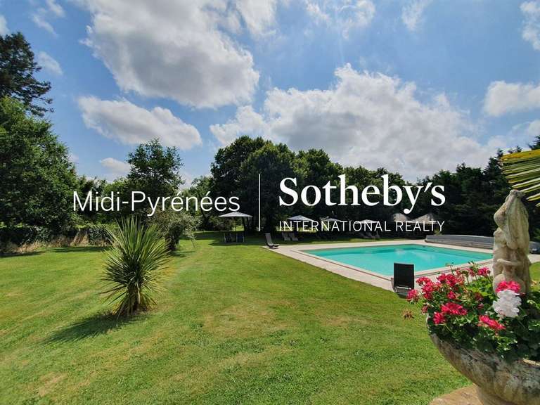 Propriété Saint-Jean-Poutge - 10 chambres - 661m²