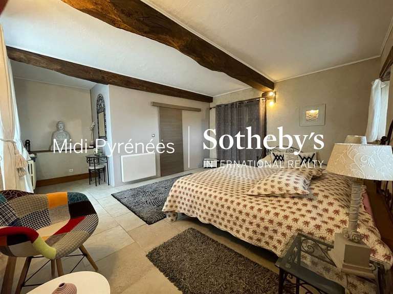 Propriété Saint-Jean-Poutge - 10 chambres - 661m²