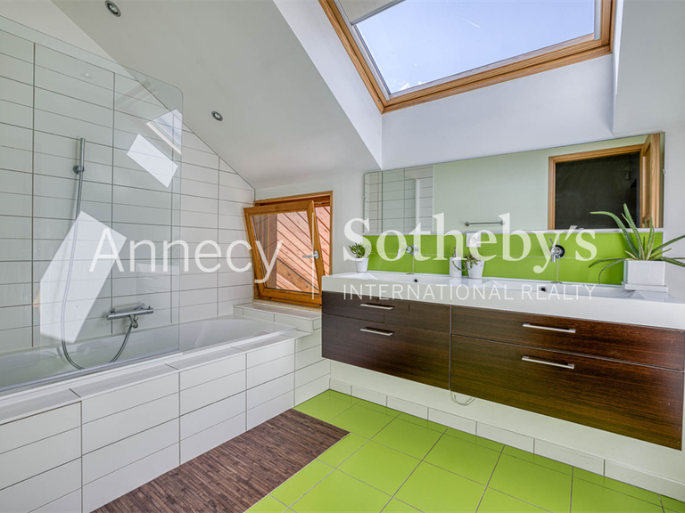 House Saint-Jorioz - 5 bedrooms - 177m²