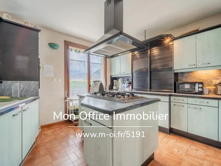 Maison Saint-Jorioz - 6 chambres - 180m²