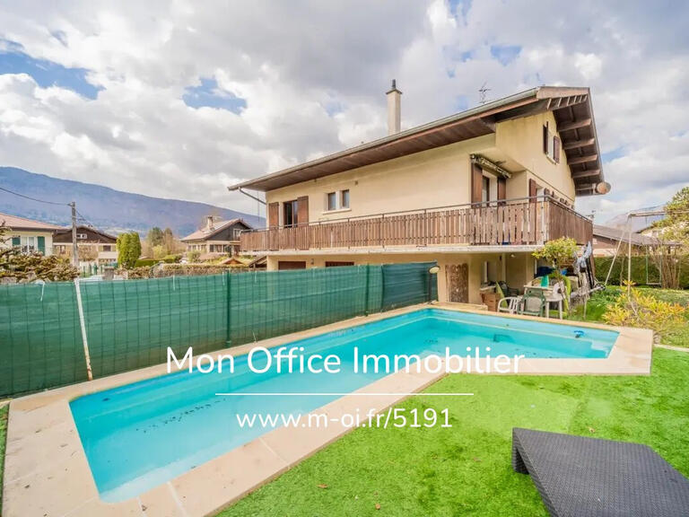 Maison Saint-Jorioz - 6 chambres - 180m²