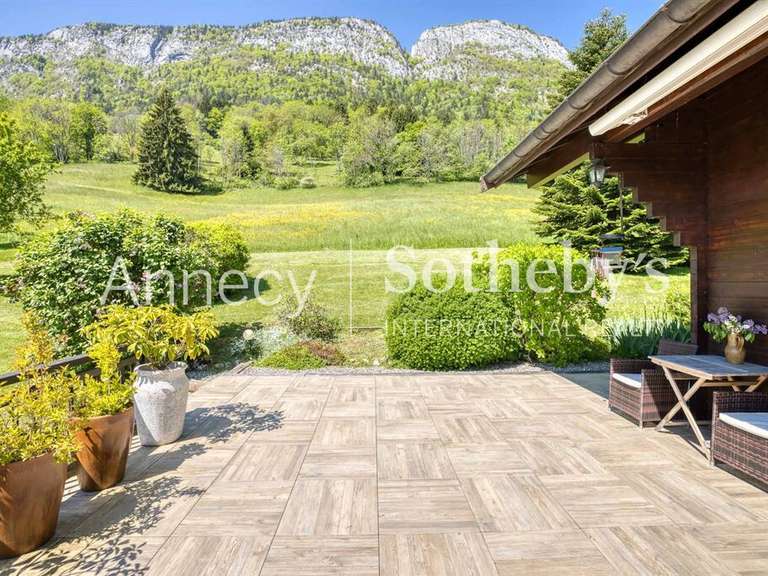 Maison Saint-Jorioz - 6 chambres - 260m²