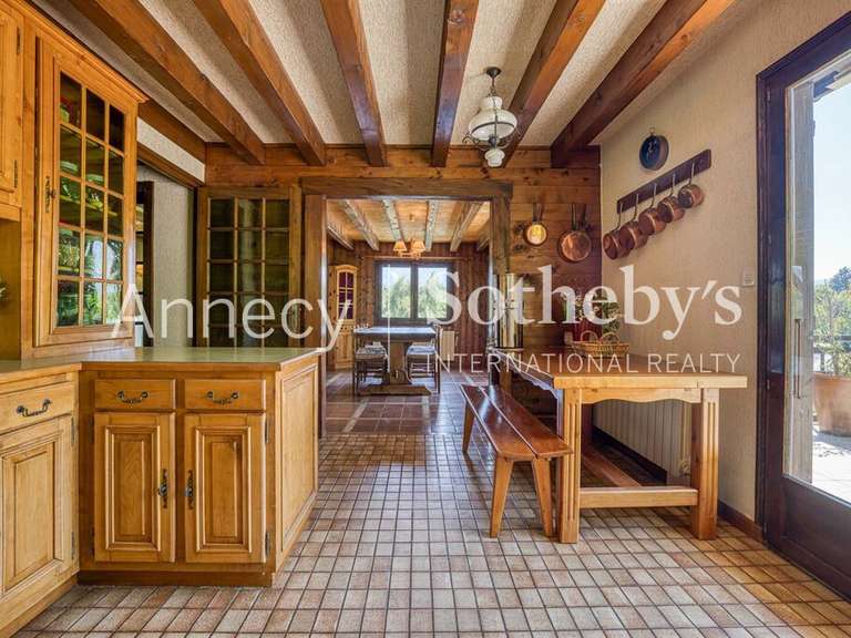 Maison Saint-Jorioz - 6 chambres - 260m²