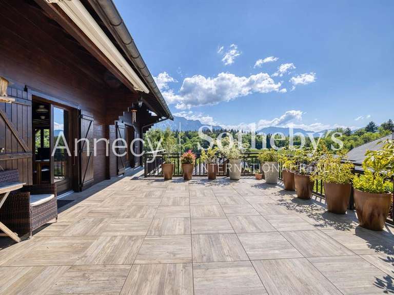 Maison Saint-Jorioz - 6 chambres - 260m²