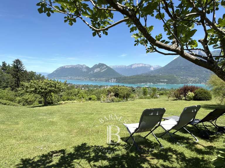 Maison Saint-Jorioz - 2 chambres - 140m²