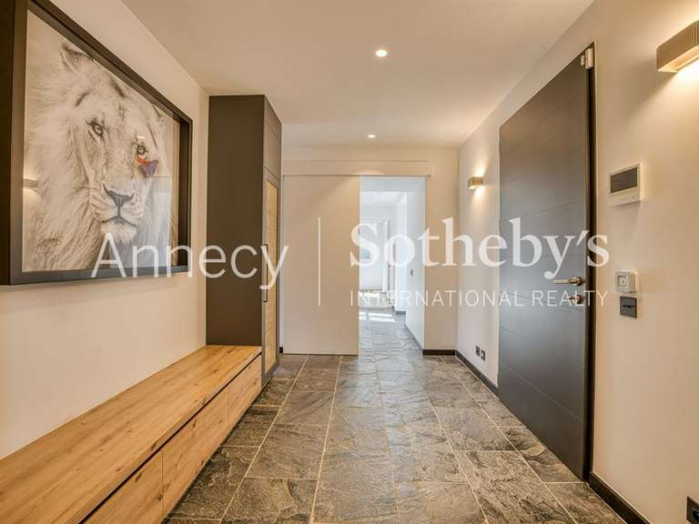 Maison Saint-Jorioz - 6 chambres - 373m²