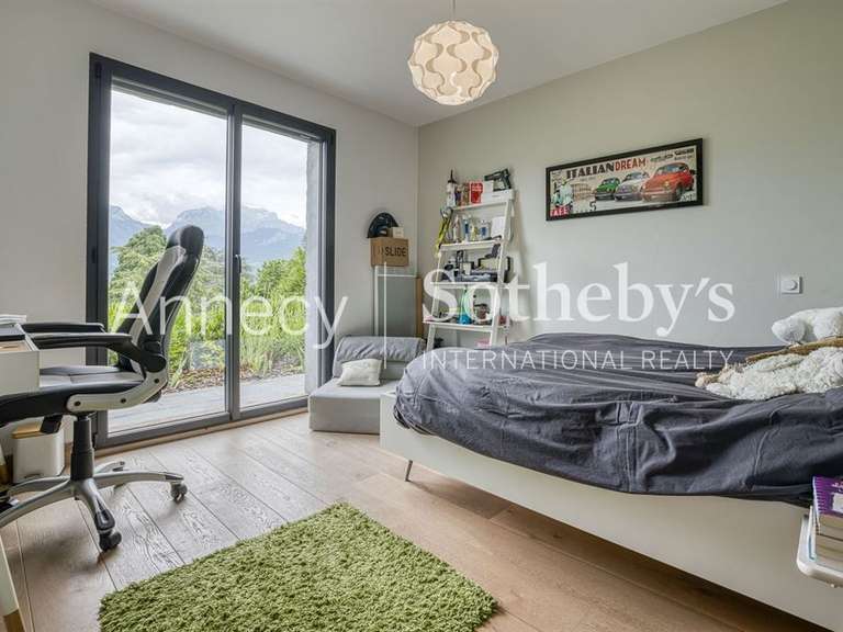 Maison Saint-Jorioz - 4 chambres - 196m²