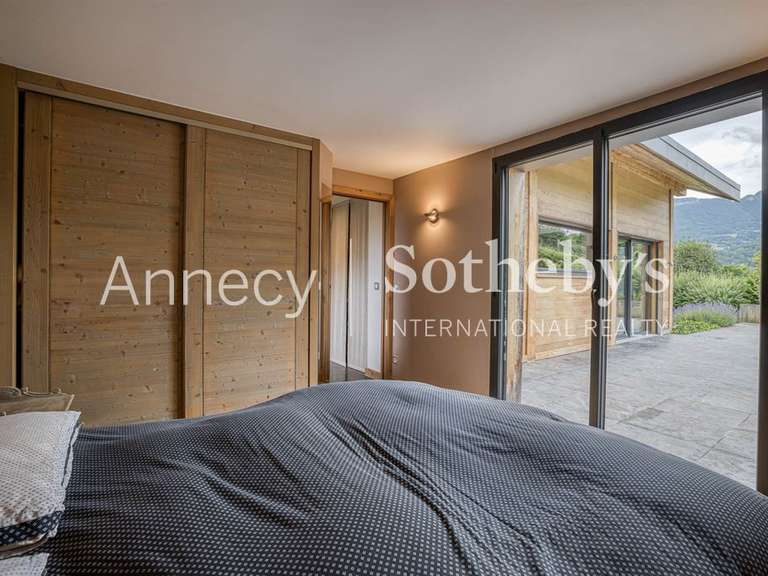 Maison Saint-Jorioz - 4 chambres - 196m²