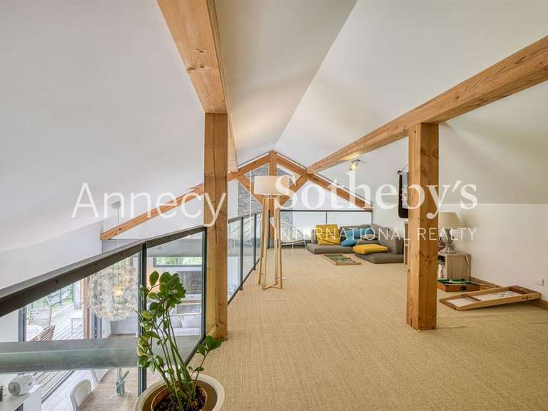 Maison Saint-Jorioz - 4 chambres - 196m²