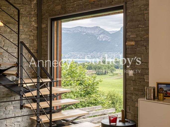 Maison Saint-Jorioz - 4 chambres - 196m²