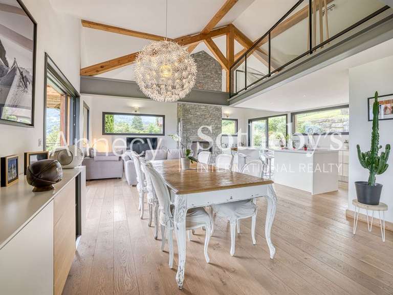 Maison Saint-Jorioz - 4 chambres - 196m²