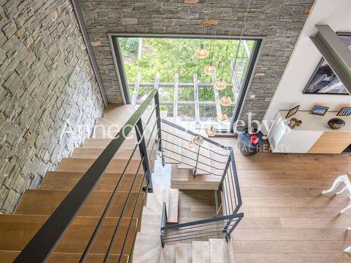 Maison Saint-Jorioz - 4 chambres - 196m²