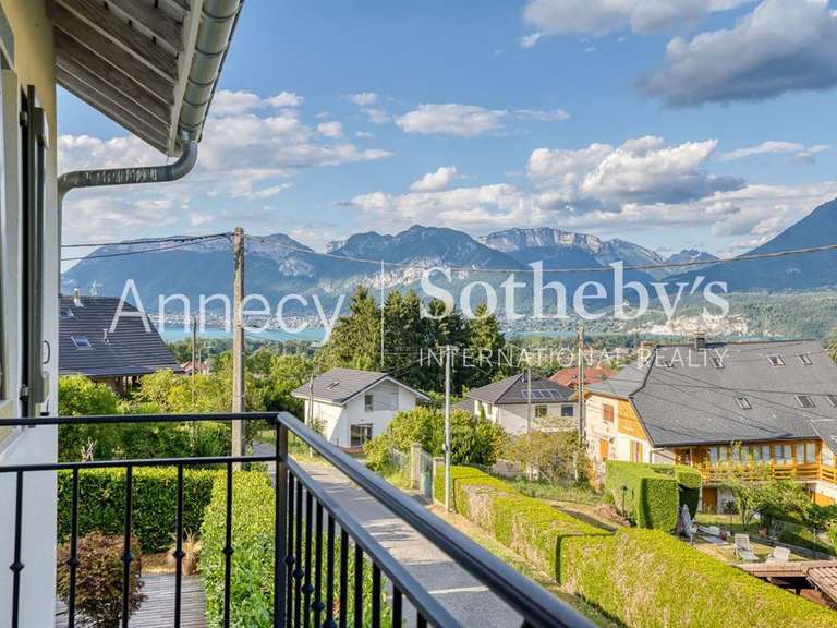 House Saint-Jorioz - 3 bedrooms - 126m²