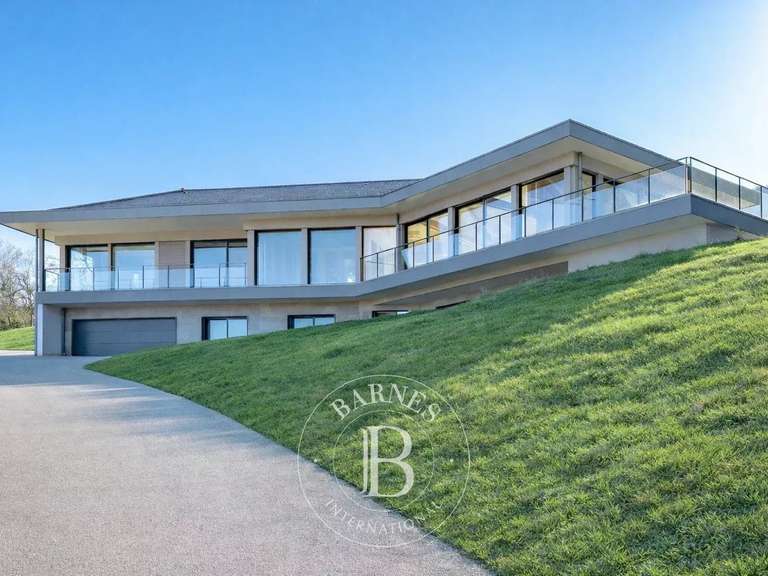 Villa Saint-Jorioz - 4 chambres - 342m²