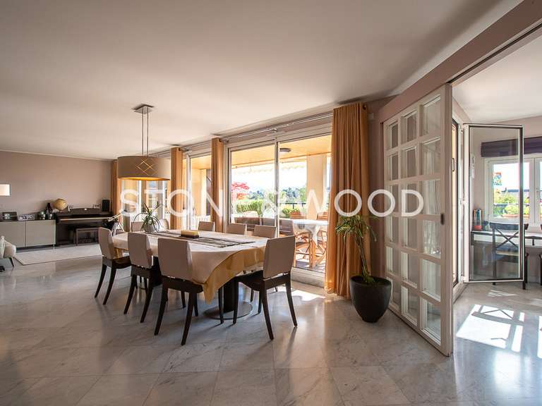 Apartment Saint-Julien-en-Genevois - 5 bedrooms - 212m²
