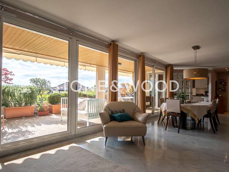 Apartment Saint-Julien-en-Genevois - 5 bedrooms - 212m²