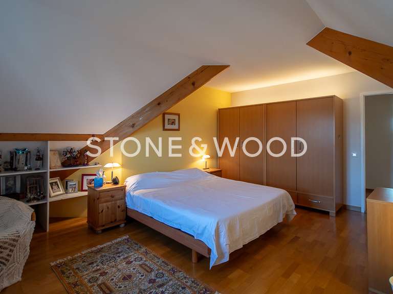 Apartment Saint-Julien-en-Genevois - 5 bedrooms - 212m²