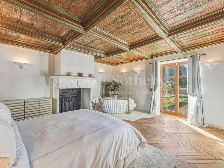 Château Saint-Julien-en-Genevois - 12 chambres - 1077m²