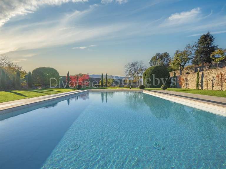 Château Saint-Julien-en-Genevois - 12 chambres - 1077m²