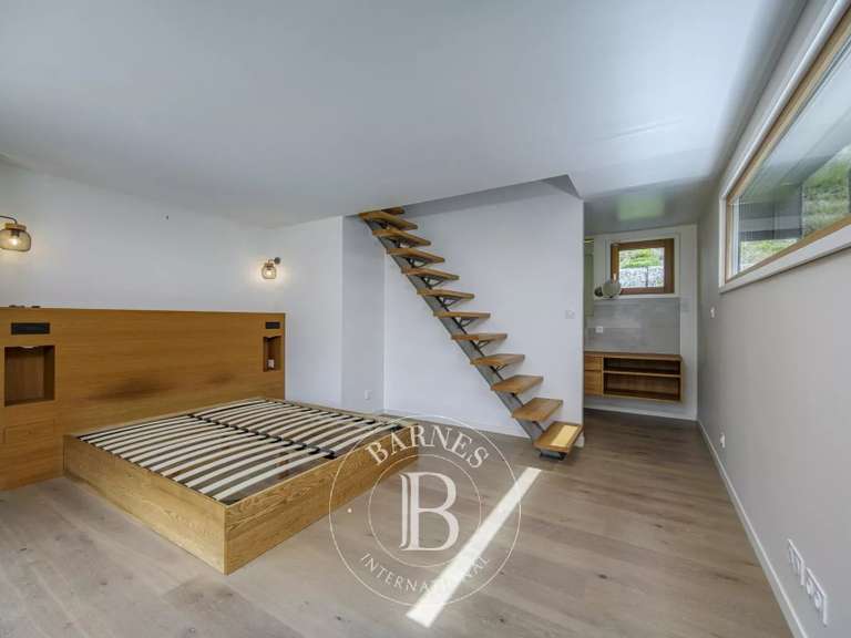 Maison Saint-Julien-en-Genevois - 4 chambres - 242m²