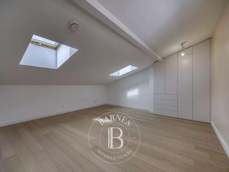 Maison Saint-Julien-en-Genevois - 4 chambres - 242m²