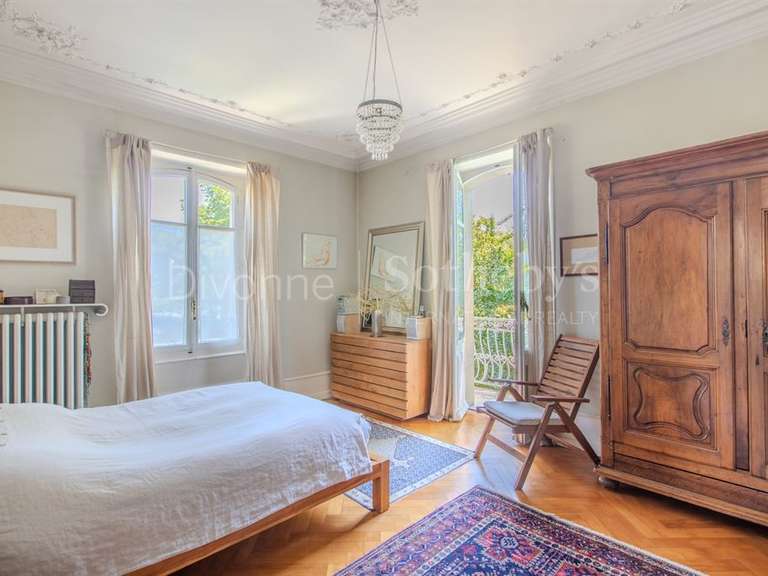 Maison Saint-Julien-en-Genevois - 4 chambres - 207m²