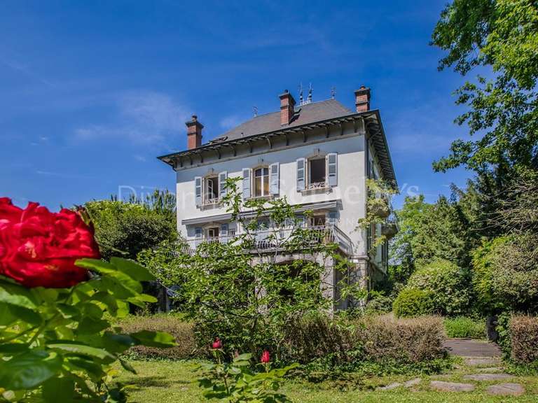 Maison Saint-Julien-en-Genevois - 4 chambres - 207m²