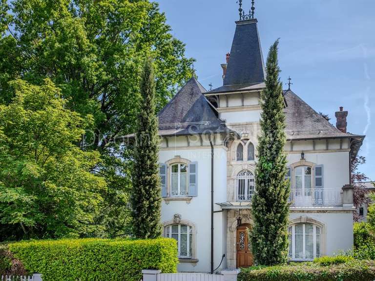 Maison Saint-Julien-en-Genevois - 4 chambres - 207m²