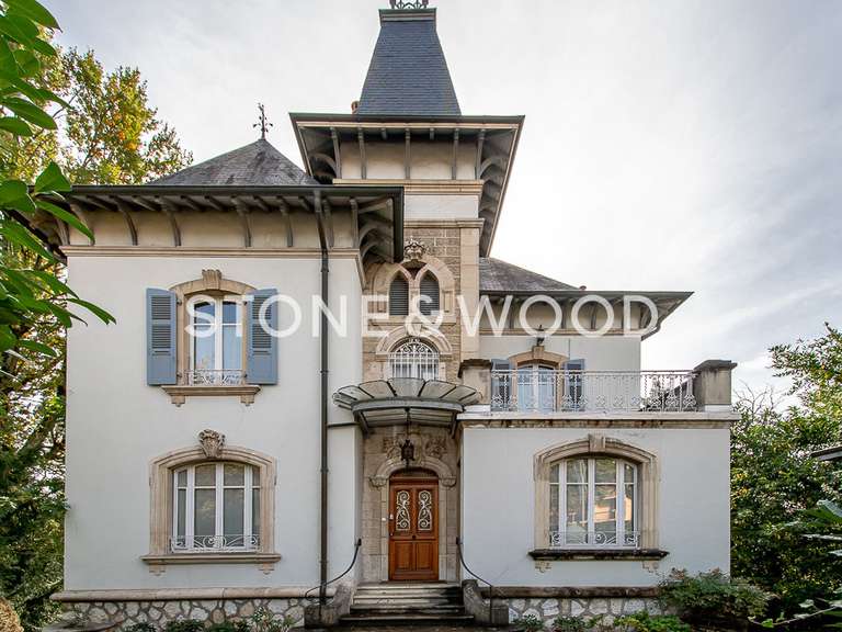 House Saint-Julien-en-Genevois - 4 bedrooms - 207m²