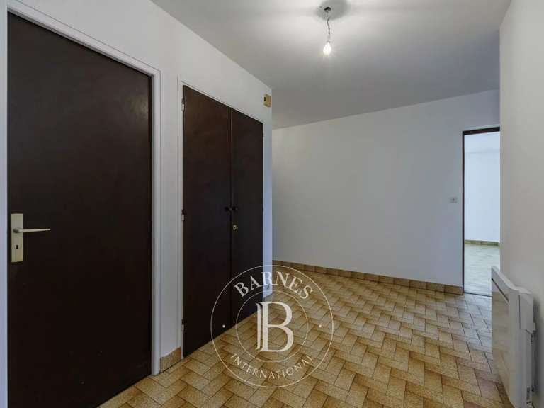 Maison Saint-Julien-en-Genevois - 4 chambres - 299m²