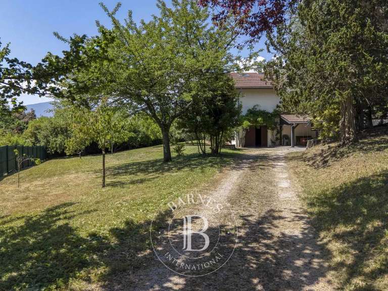 Maison Saint-Julien-en-Genevois - 4 chambres - 299m²