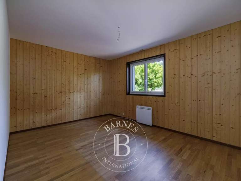 Maison Saint-Julien-en-Genevois - 4 chambres - 299m²