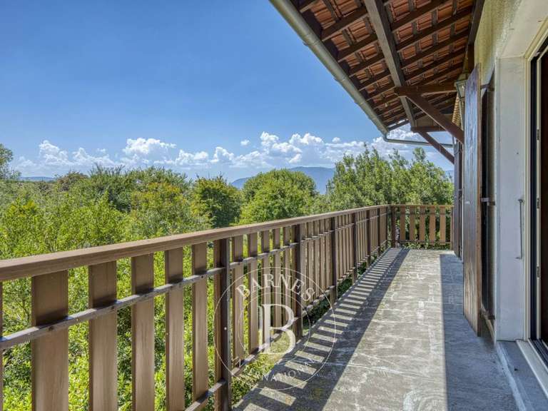 Maison Saint-Julien-en-Genevois - 4 chambres - 299m²