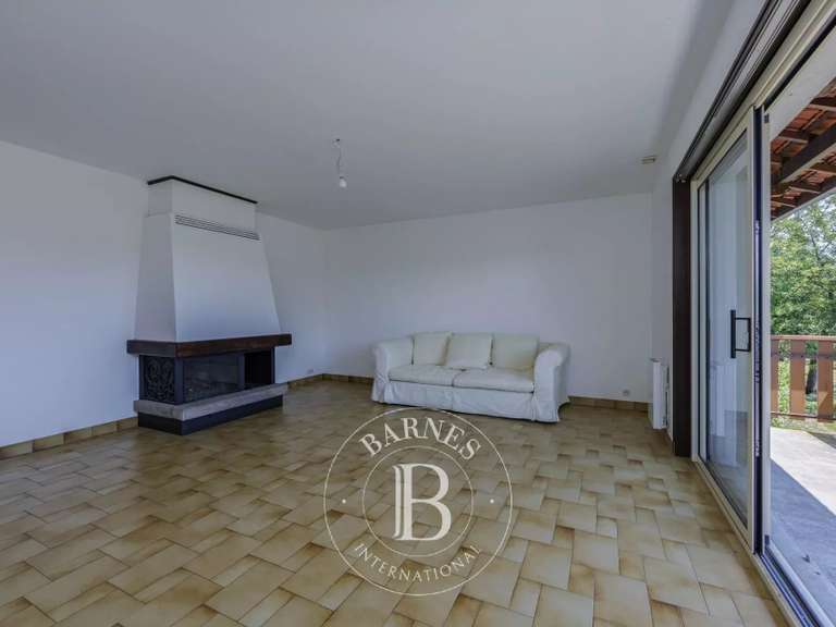 Maison Saint-Julien-en-Genevois - 4 chambres - 299m²
