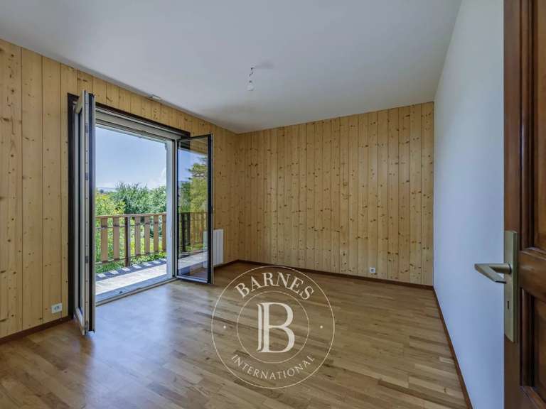 Maison Saint-Julien-en-Genevois - 4 chambres - 299m²