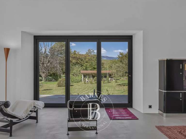 Maison Saint-Julien-en-Genevois - 4 chambres - 672m²