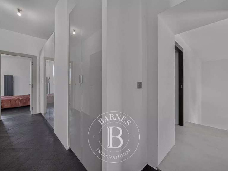 Maison Saint-Julien-en-Genevois - 4 chambres - 672m²