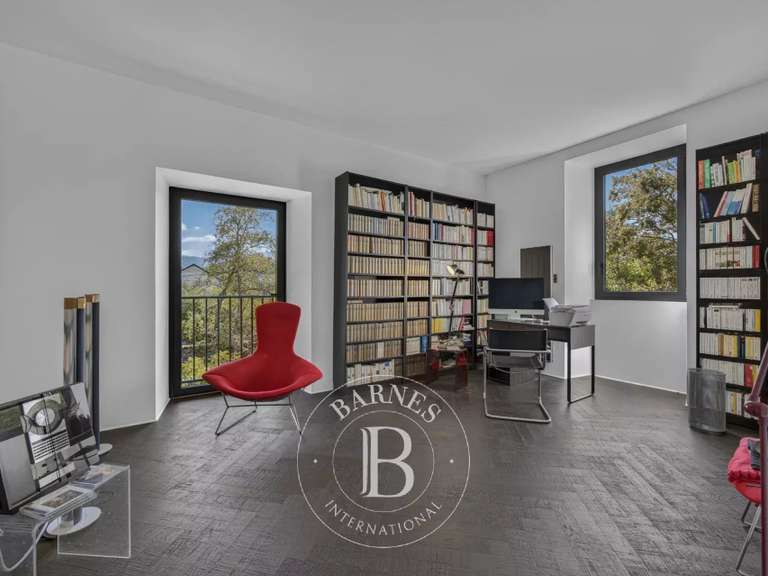 Maison Saint-Julien-en-Genevois - 4 chambres - 672m²