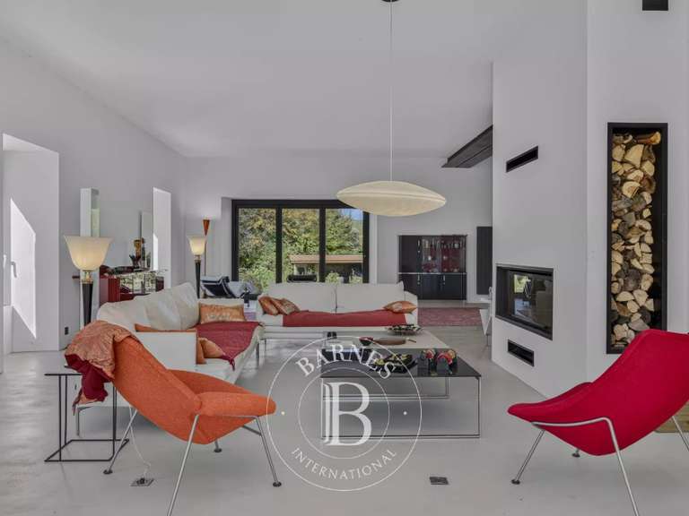 Maison Saint-Julien-en-Genevois - 4 chambres - 672m²