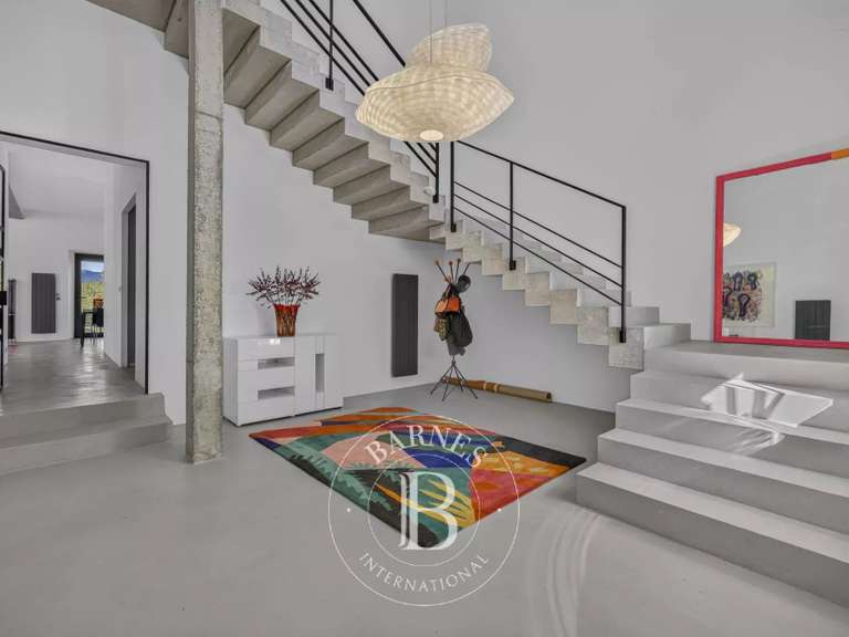 Maison Saint-Julien-en-Genevois - 4 chambres - 672m²